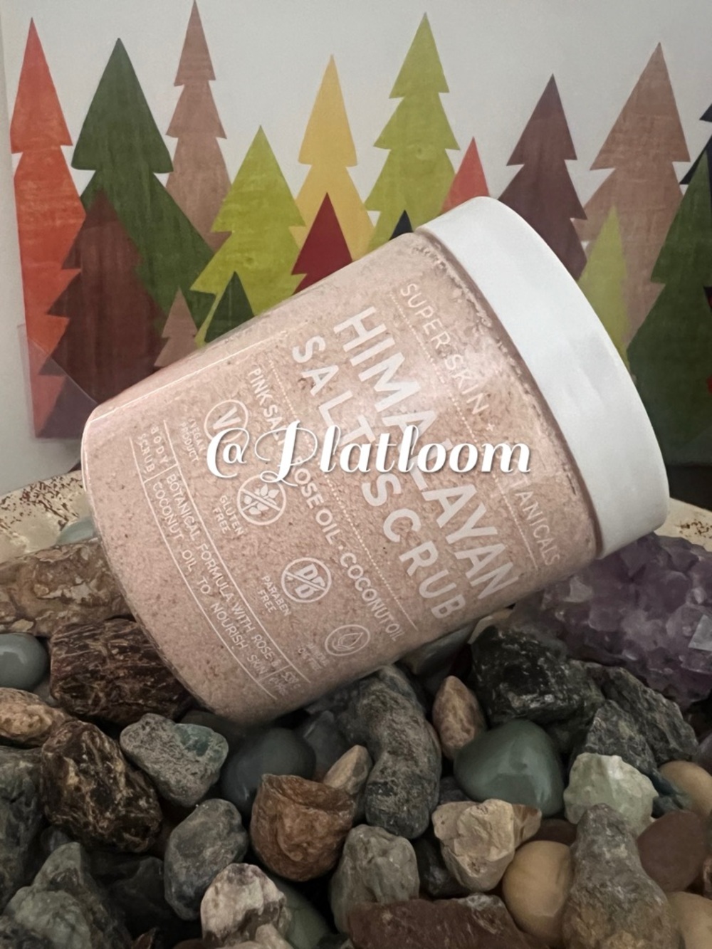 Luxurious Pink Himalayan Salt Scrub With Rose Hip & Coconut Oil.